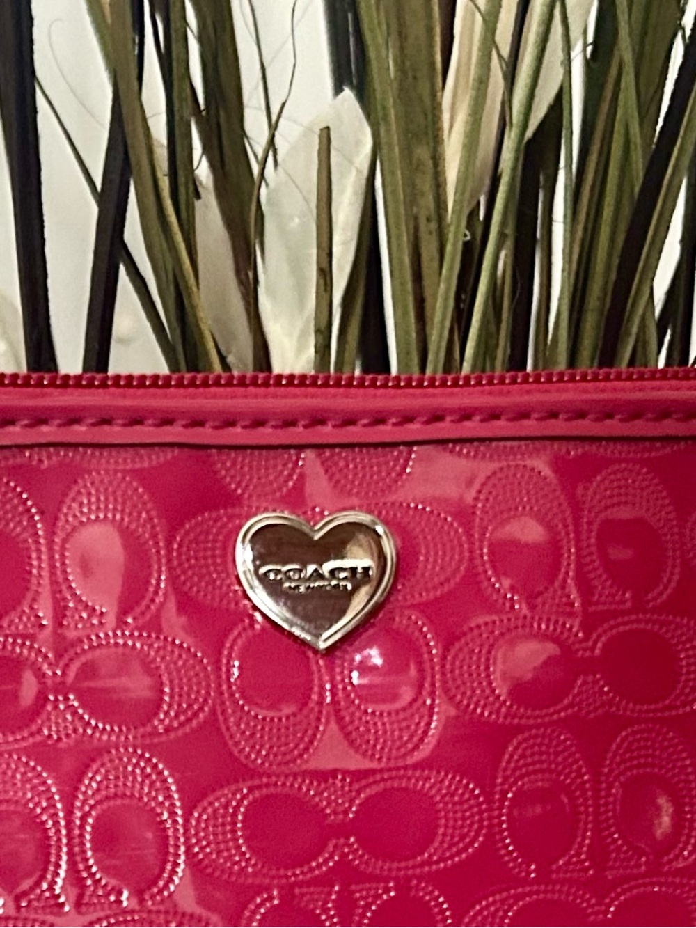 *NWT Coach Peyton Signature Embossed Patent Leather Wristlet in Fuscia - Picture 9 of 16